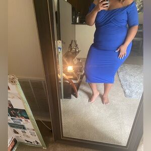 Blue off the shoulder dress. 👗💙